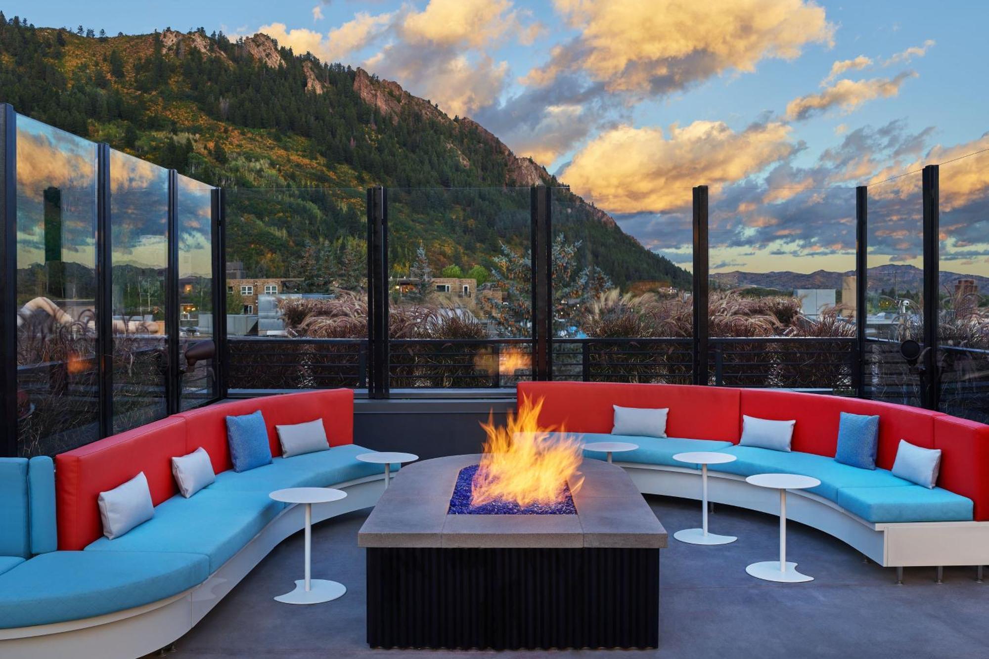 W Aspen Otel Dış mekan fotoğraf